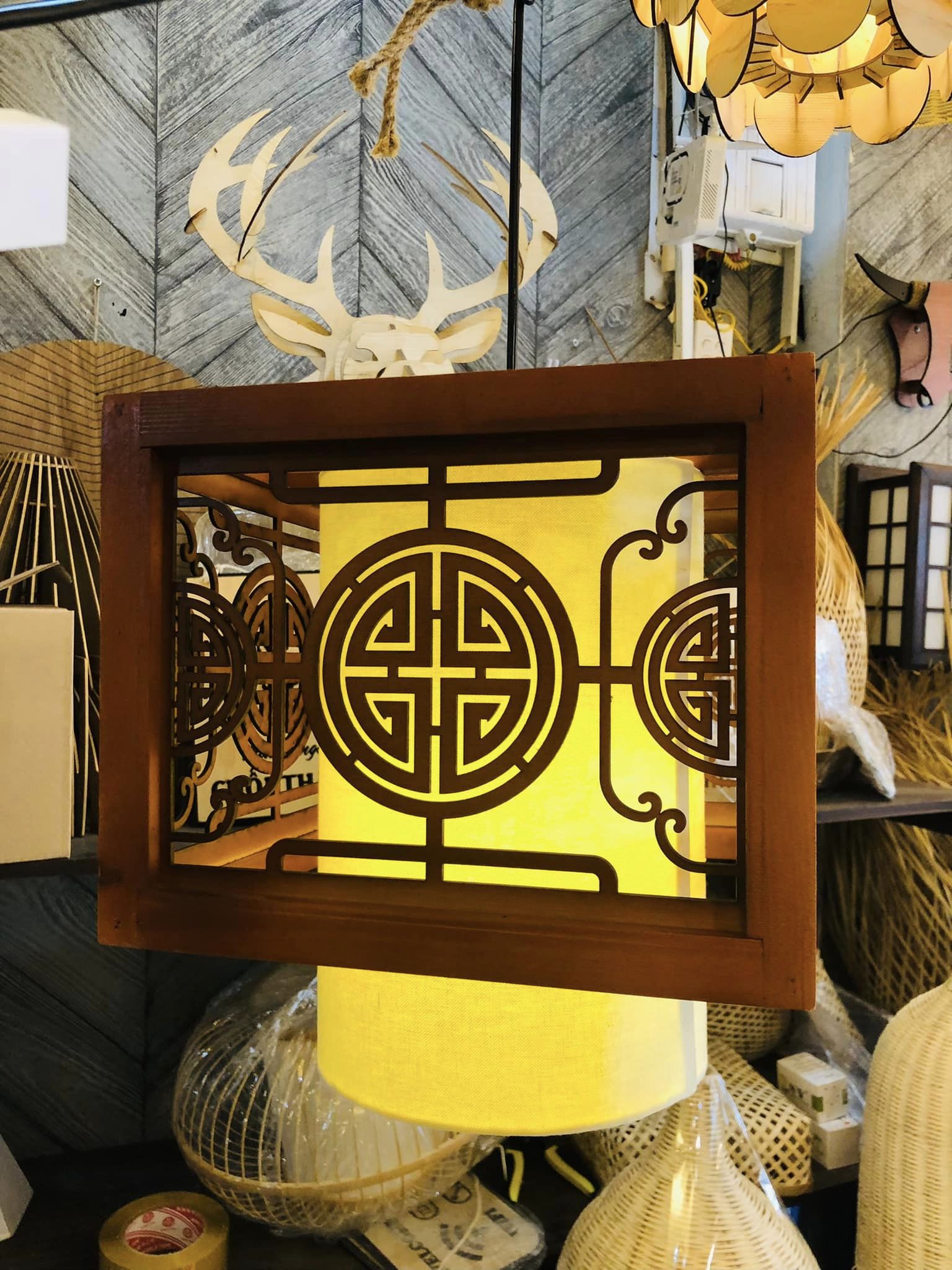 Các mẫu đèn trang trí bàn thờ gia tiên tại Rovano